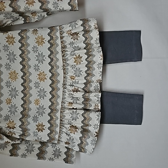 GYMBOREE Toddler Girl's Shimmer Snowflake Top w/ Matching OLD NAVY Leggings - Picture 3 of 15